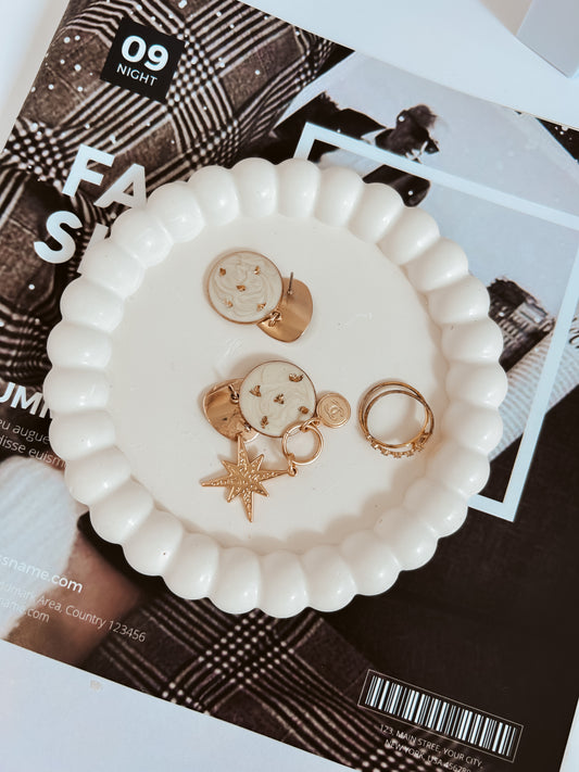 Cloud coaster tray